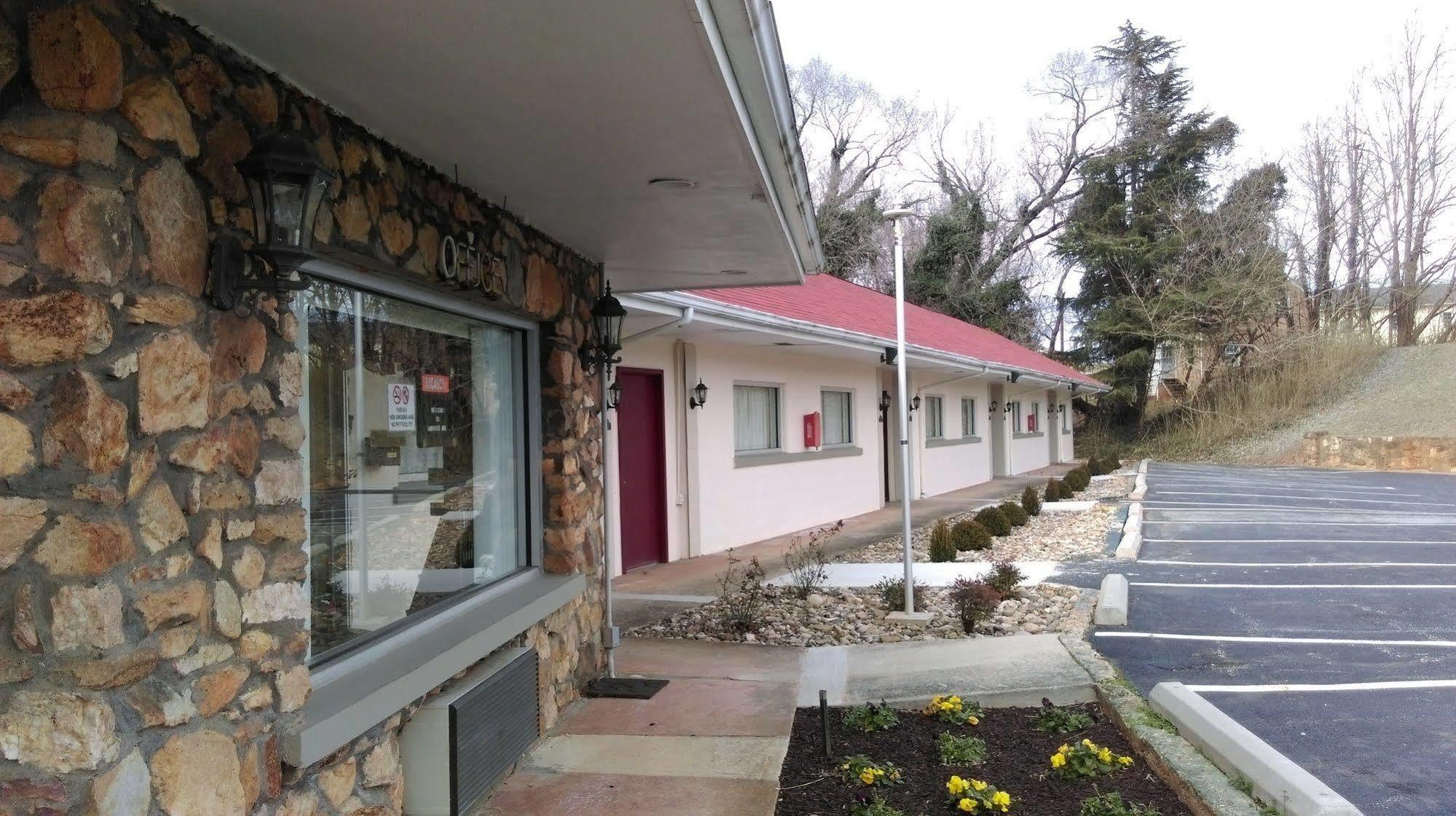 Amherst Inn - Virginia エクステリア 写真